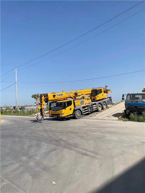 周至县吊车作业时，可能会产生哪些额外收费项目？