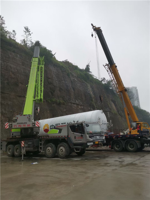 周至县“不怕风雨冻”—— 吊车的 “恶劣环境适应” 技术